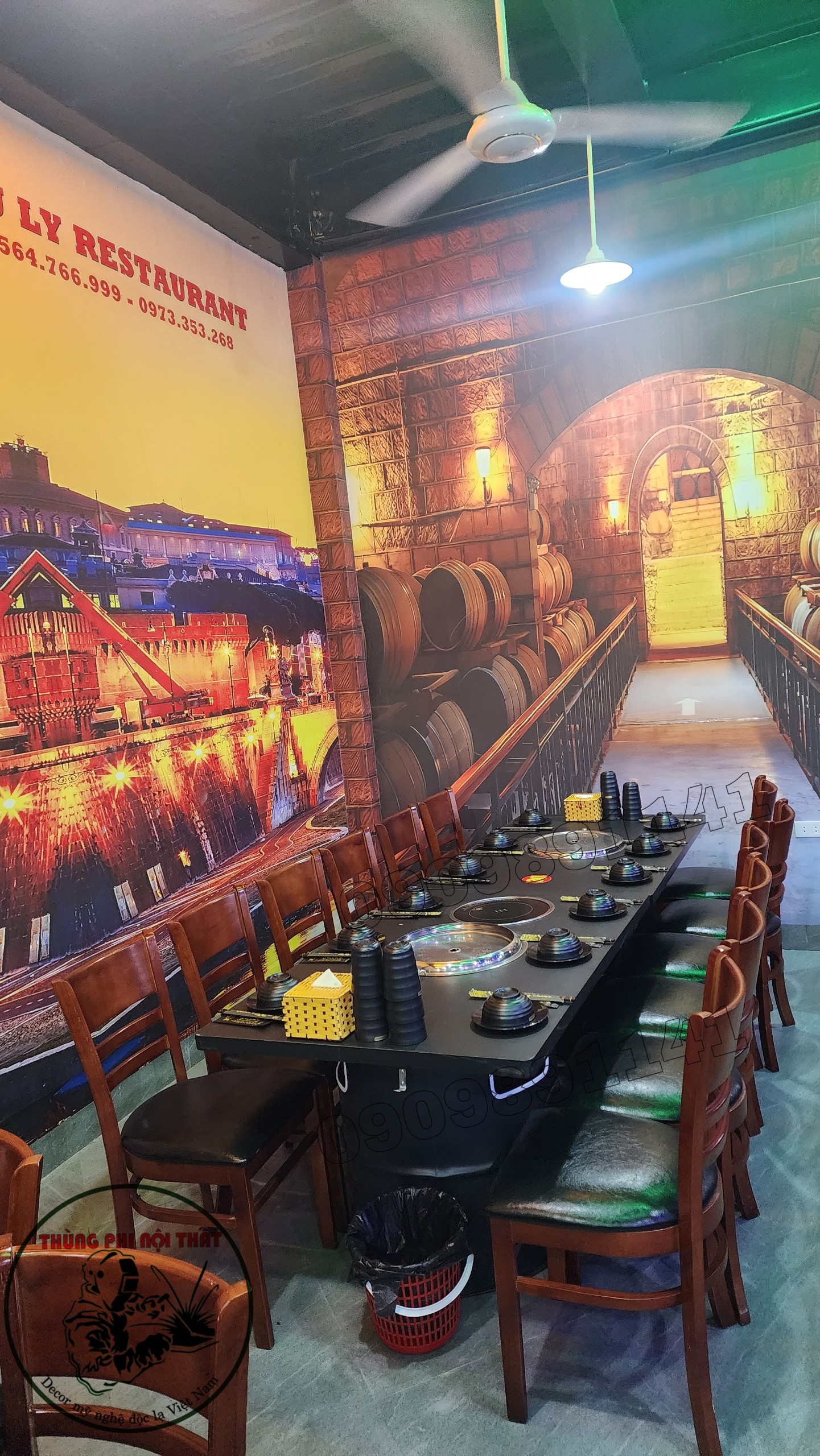 Bàn lẩu nướng mặt gỗ chân thùng phi