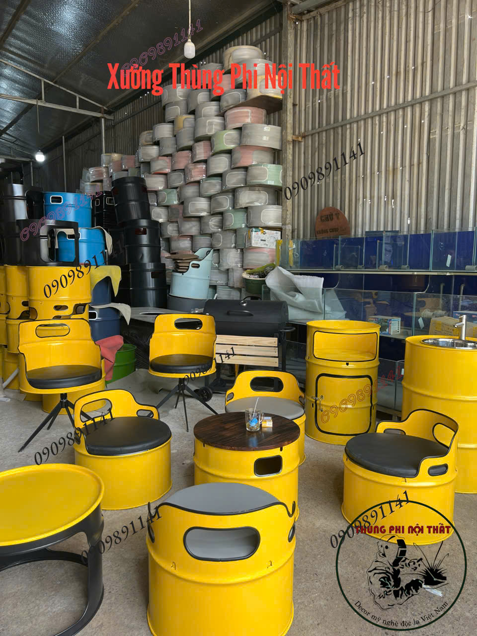 Bàn cafe bằng thùng phi khoét hộc chứa đồ