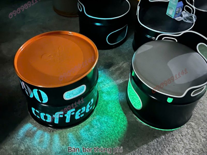 bàn ghế làm từ thùng phi