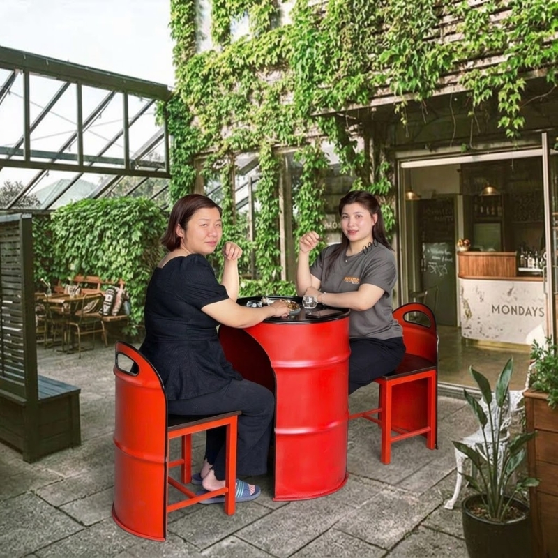 ghe-cafe-chan-sat-thung-phi-7 Sử dụng cho không gian ngoài trời