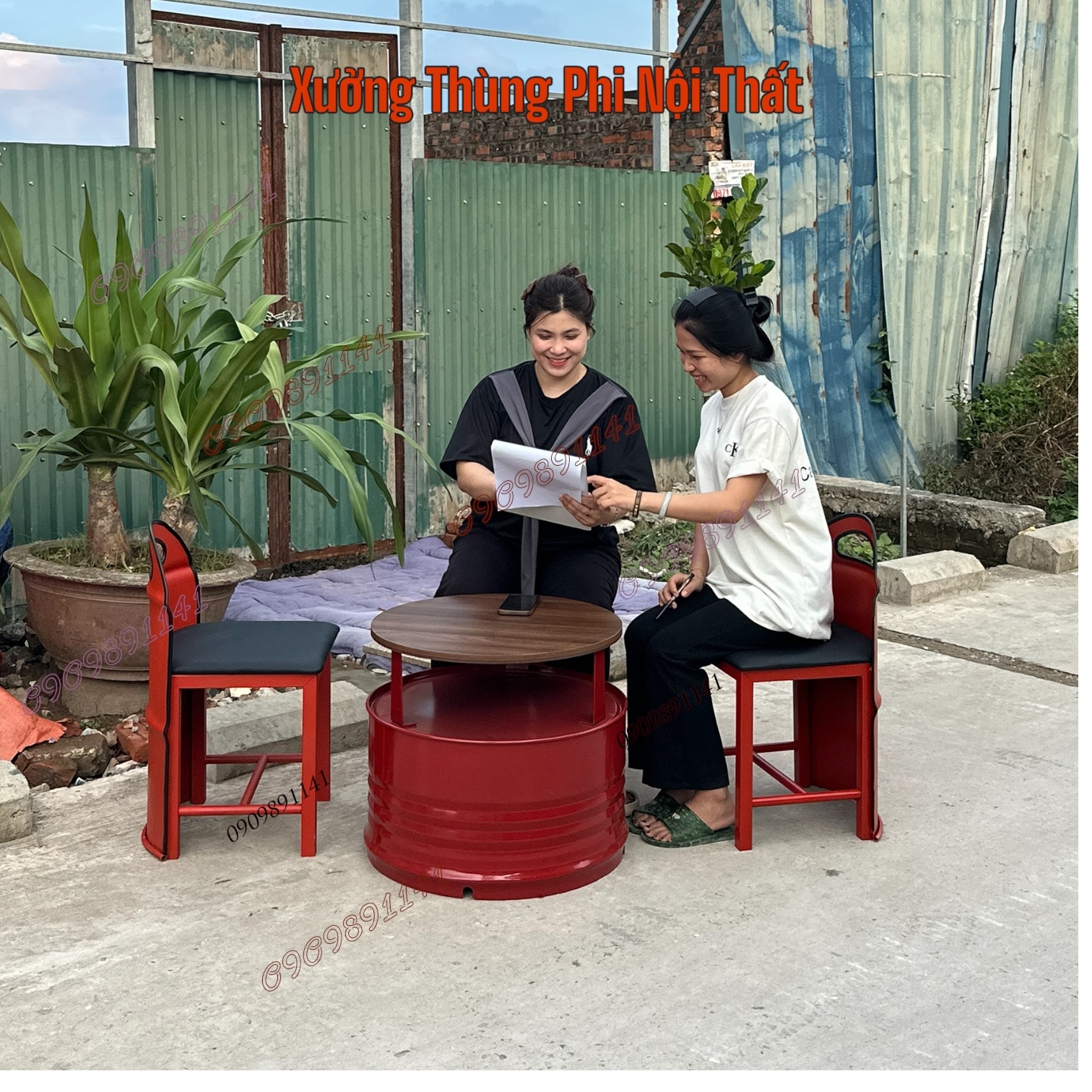 Bàn ghế phi con thích hợp cho mọi không gian